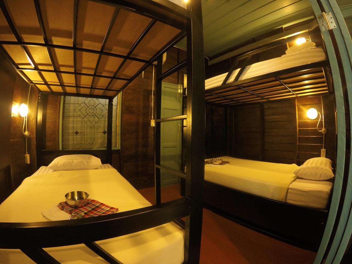 La Moon Hostel Bangkok Exterior foto